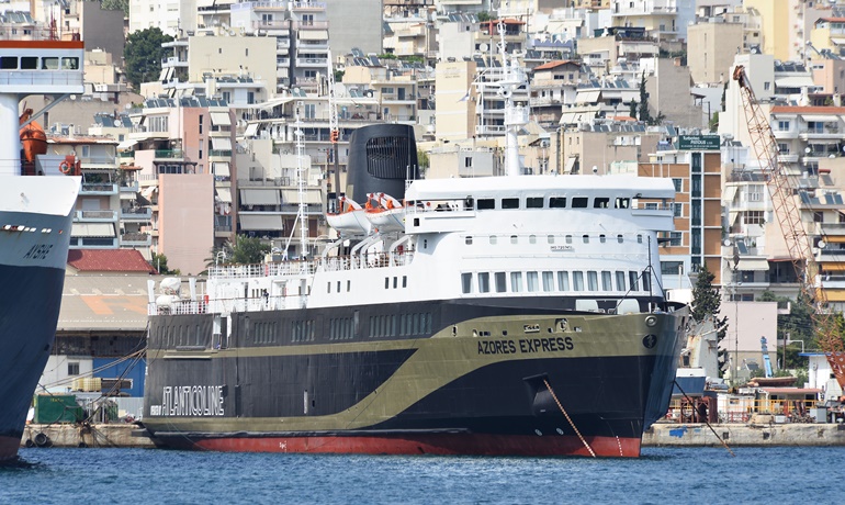 For its temporary service to Samothraki, AZORES EXPRESS is now devoid of Atlânticoline branding © Marc Ottini