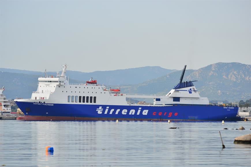 HARTMUT PUSCHMANN © Marc Ottini HARTMUT PUSCHMANN © Marc Ottini