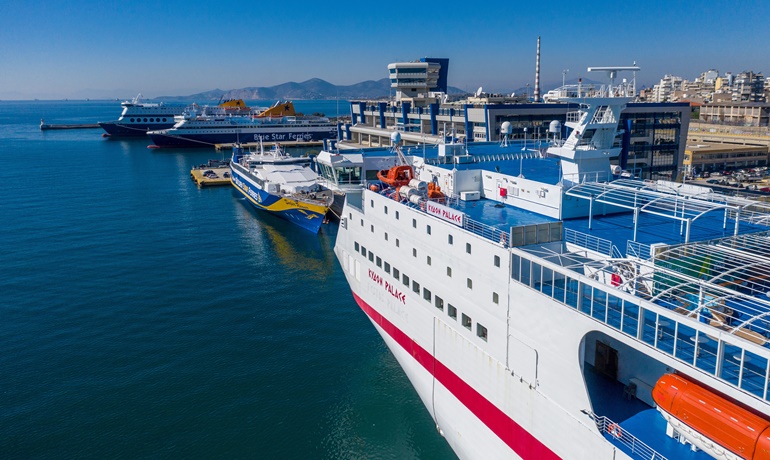 Greece’s coastal shipping sector will need a monthly cash injection of up to EUR 30 million to survive the COVID-19 pandemic. © George Giannakis