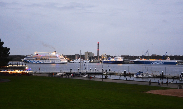 AIDAvita closed the cruise season in Kiel on Saturday 21 October © Frank Behling