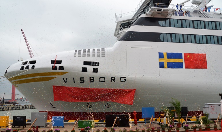 VISBORG seen after the champagne splash © Philippe Holthof VISBORG seen after the champagne splash © Philippe Holthof