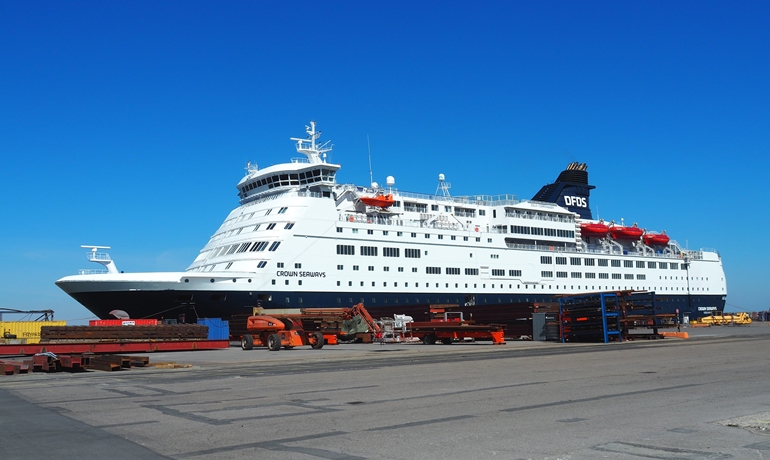 CROWN SEAWAYS © Peter Therkildsen CROWN SEAWAYS © Peter Therkildsen