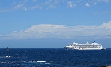 NORWEGIAN STAR being towed back to Melbourne - © Paul Finnigan NORWEGIAN STAR being towed back to Melbourne - © Paul Finnigan