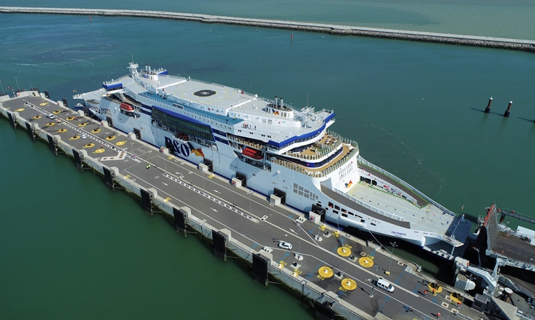 P&O PIONEER © Simon Boulanger P&O PIONEER © Simon Boulanger