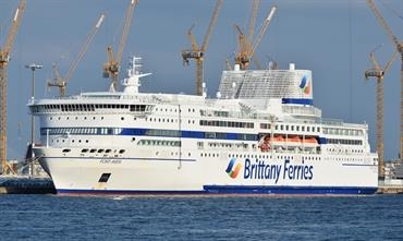 Brittany Ferries' flagship PONT-AVEN has been laid up in Le Havre since early November last year. © Marc Ottini