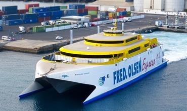 BONANZA EXPRESS - seen here still displaying its Fred. Olsen Express livery - has been renamed HSC ARTEMIS and repainted in the Ponte Ferries livery. © Christian Costa