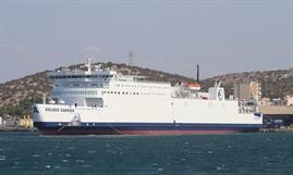 GOLDEN CARRIER © Richard Seville GOLDEN CARRIER © Richard Seville