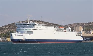 GOLDEN CARRIER © Richard Seville