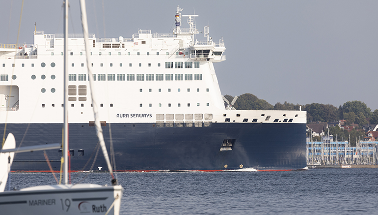DFDS' RoPax AURA SEAWAYS in Kieler Förde. © Søren Lund Hviid DFDS' RoPax AURA SEAWAYS in Kieler Förde. © Søren Lund Hviid