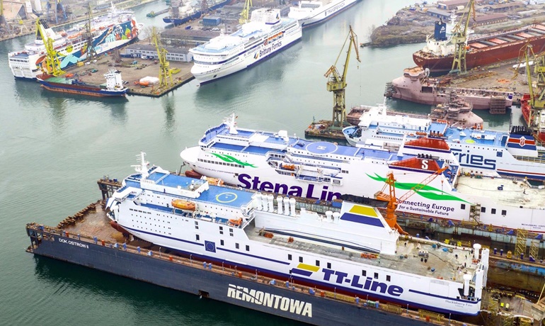 Full house at Remontowa Shiprepair Yard in Gdansk with PONT-AVEN berthed in front of Transfennica's GENCA. PONT-AVEN has meanwhile shifted to the floating dock earlier occupied by TT-Line's HUCKLEBERRY FINN. © Remontowa Shiprepair Yard