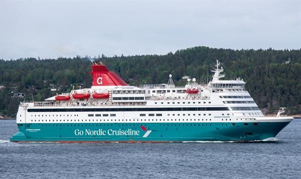 NORDIC CROWN © Frank Lose