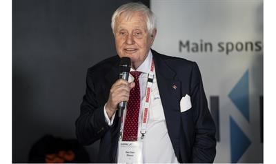 Dan Sten Olsson at this year's Shippax Ferry Conference, accepting the Lifetime Achievement Award © Shippax / Jonas Persson