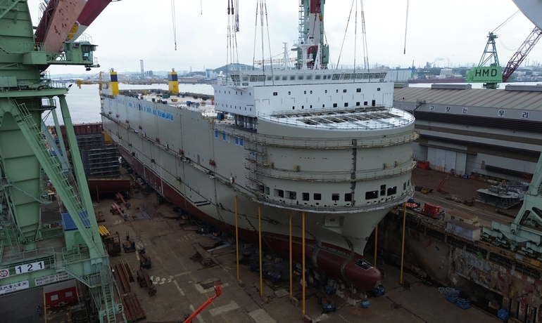 The first ship in the new G9e class is about to be floated out © Hyundai Mipo The first ship in the new G9e class is about to be floated out © Hyundai Mipo
