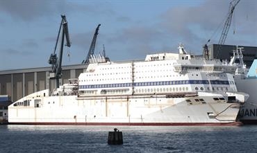 Brittany Ferries' LNG-powered HONFLEUR and the ro-ro MARIA GRAZIA ONORATO alongside FSG's outfitting quay © Frank Heine