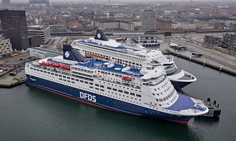 CROWN SEAWAYS and PEARL SEAWAYS have been laid up since mid-March. © DFDS