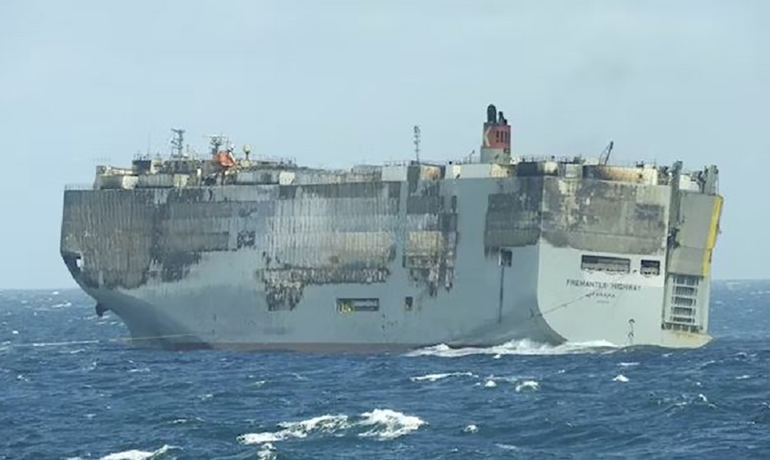 FREMANTLE HIGHWAY caught fire 25 July 2023 with 3,783 cars onboard FREMANTLE HIGHWAY caught fire 25 July 2023 with 3,783 cars onboard