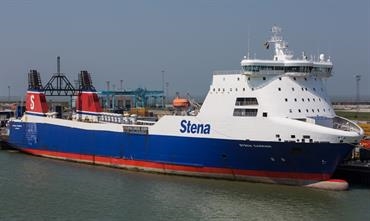 P&O Ferries has chartered STENA CARRIER for the thrice weekly Teesport-Rotterdam service © J.J. Jager