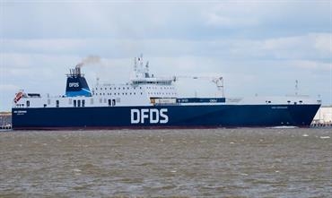 ARK GERMANIA is one of seven DFDS ro-ro freighters that can be made available for military purposes. © Frank Lose