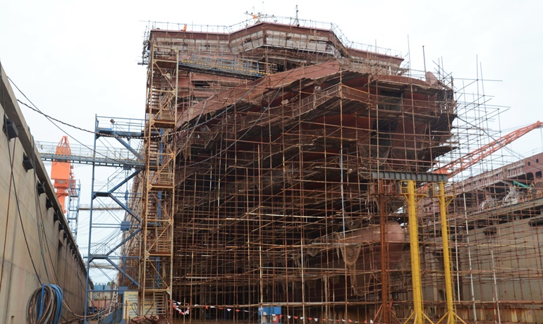Stena's first E-Flexer in one of the building docks of AVIC Weihai on 5 December © Philippe Holthof Stena's first E-Flexer in one of the building docks of AVIC Weihai on 5 December © Philippe Holthof