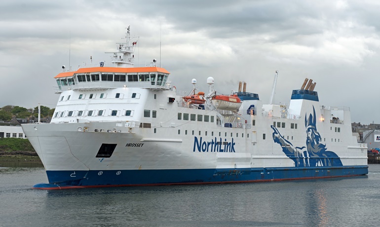 HROSSEY and its sister vessel HJALTLAND were delivered from Finland in 2002. © Frank Lose