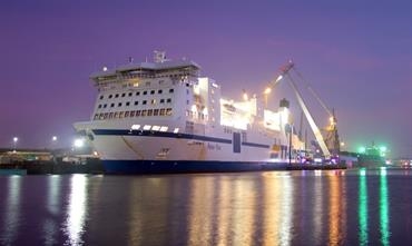 PETER PAN is ready to be lengthened in GDD's Floating Dock V © Christian Eckardt PETER PAN is ready to be lengthened in GDD's Floating Dock V © Christian Eckardt