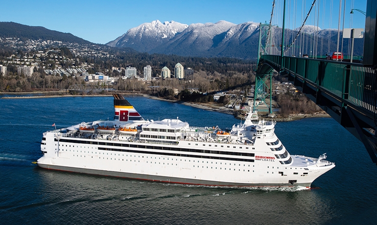 ISABELLE passing under the iconic Lions Gate Bridge © Bridgemans