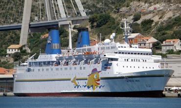 KNYAZ VLADIMIR is the new name of the one-time AZUR - © Neven Jerkovic KNYAZ VLADIMIR is the new name of the one-time AZUR - © Neven Jerkovic