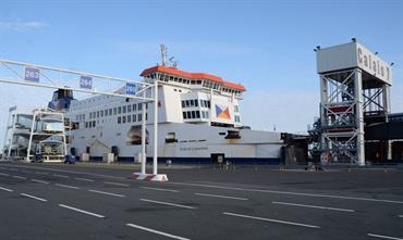 A record number of trucks transited through Calais in 2017 © Philippe Holthof