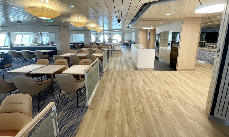Riva Bella the restaurant in the forward section of deck 7 © CMJS Shipyard Riva Bella the restaurant in the forward section of deck 7 © CMJS Shipyard