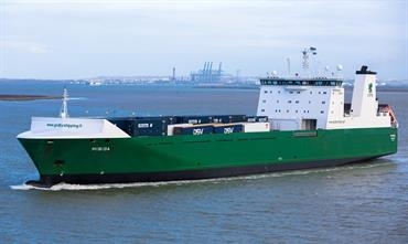 MISIDA and sister MISANA will replace the 20% smaller CAPUCINE and SEVERINE © J.J. Jager MISIDA and sister MISANA will replace the 20% smaller CAPUCINE and SEVERINE © J.J. Jager
