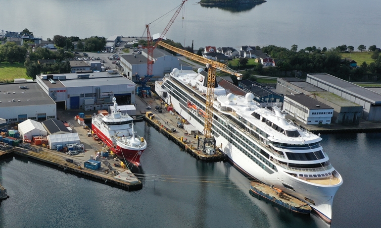 VIKING POLARIS at VARD Søviknes VIKING POLARIS at VARD Søviknes
