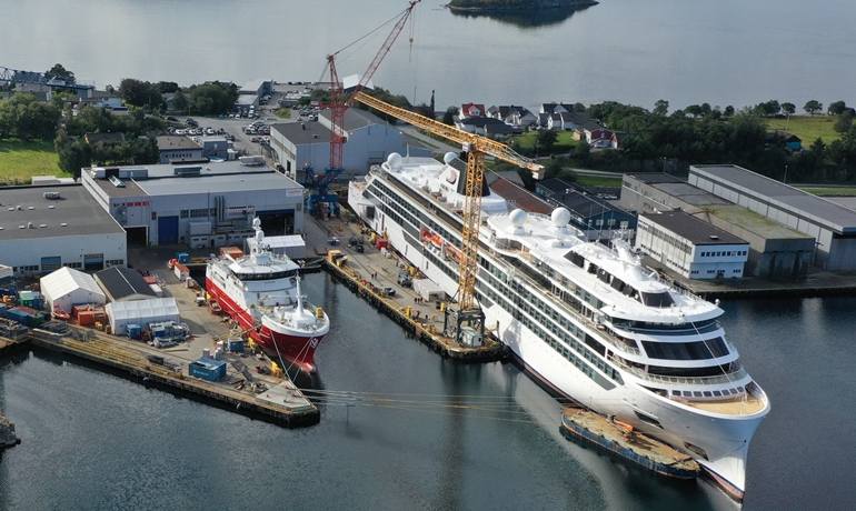 VIKING POLARIS at VARD Søviknes