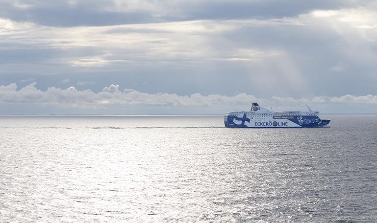 FINLANDIA halfway between Tallinn and Helsinki. © Søren Lund Hviid FINLANDIA halfway between Tallinn and Helsinki. © Søren Lund Hviid
