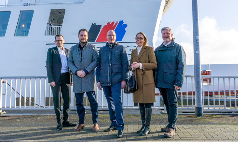 Picture showing from the left: Jan Meyer (AG EMS), Stefan Beekhuis (AG EMS), Niclas Blomström (Hogia), Maria Åkersten (Hogia), Claus Hirsch (AG EMS).