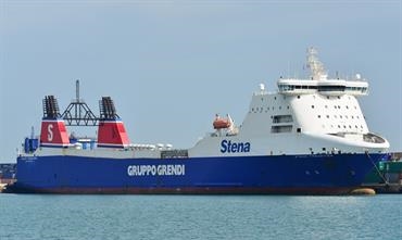 Like her sister ship STENA CARRIER, STENA FREIGHTER will move to the other side of the Atlantic later this year © Marc Ottini Like her sister ship STENA CARRIER, STENA FREIGHTER will move to the other side of the Atlantic later this year © Marc Ottini