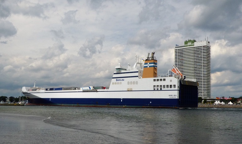 BORE SEA, currently on charter to CldN BORE SEA, currently on charter to CldN