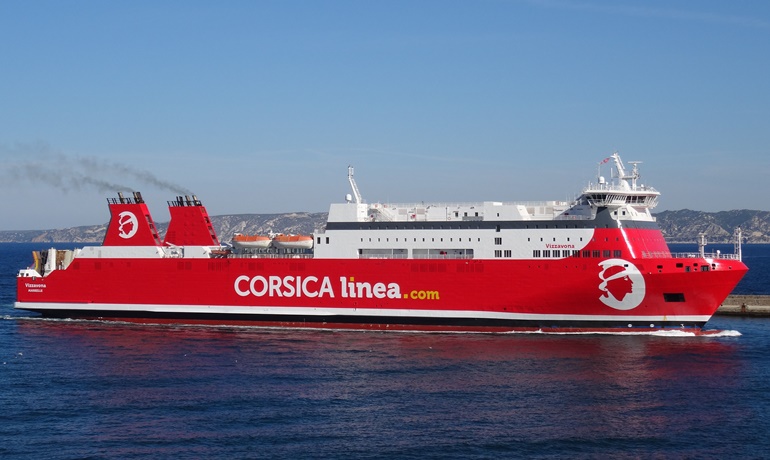 Until at least early 2021, there will be more red-painted than blue-painted ferries calling at Corsican ports © Jean-Pierre Fabre