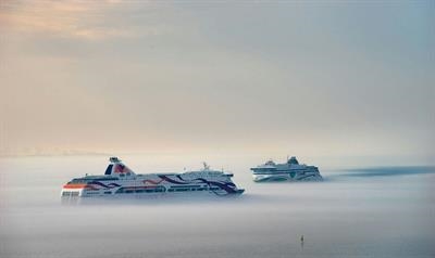 BALTIC QUEEN and MEGASTAR © Dmitry Sumin