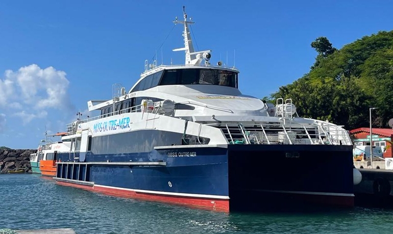 MISS OUTRE MER © Incat Crowther MISS OUTRE MER © Incat Crowther