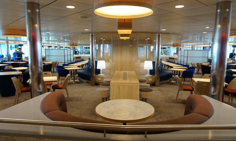 Central plaza on board VISBORG © Philippe Holthof Central plaza on board VISBORG © Philippe Holthof