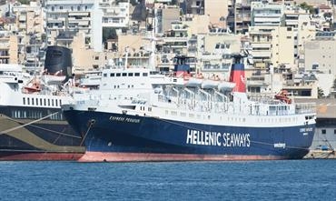 EXPRESS PEGASUS © Marc Ottini