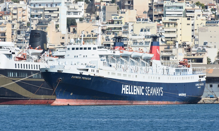 EXPRESS PEGASUS © Marc Ottini