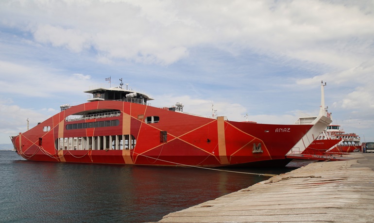 ANAX is now temporarily back in service between Alexandroupolis and Samothraki. It is understood that she will be replaced by Seajets' ANDROS JET © Nikias Ioannidis