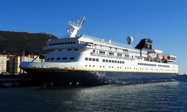 VIDANTA ELEGANT was built as CROWN MONARCH in 1990 © Tony Davis VIDANTA ELEGANT was built as CROWN MONARCH in 1990 © Tony Davis