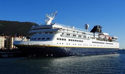 VIDANTA ELEGANT was built as CROWN MONARCH in 1990 © Tony Davis