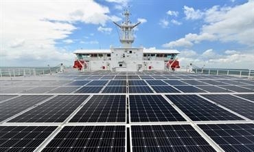 Supplied by Wuhan University, 350m² of solar panels are installed above the accommodation. © Jinling Shipyard Supplied by Wuhan University, 350m² of solar panels are installed above the accommodation. © Jinling Shipyard