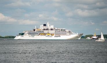 CRYSTAL ENDEAVOR left Stralsund in the afternoon of 10 July. © MV Werften CRYSTAL ENDEAVOR left Stralsund in the afternoon of 10 July. © MV Werften