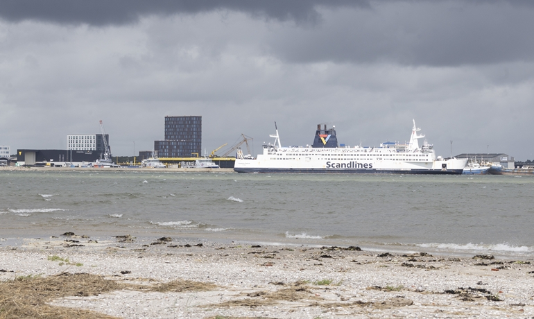 KRONPRINS FREDERIK arriving at Smedegaarden A/S, Esbjerg © Søren Lund Hviid