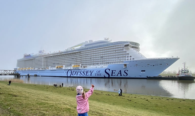 ODYSSEY OF THE SEAS River Ems Conveyance © Meyer Werft