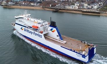 ISLANDER © Maritime Photographic